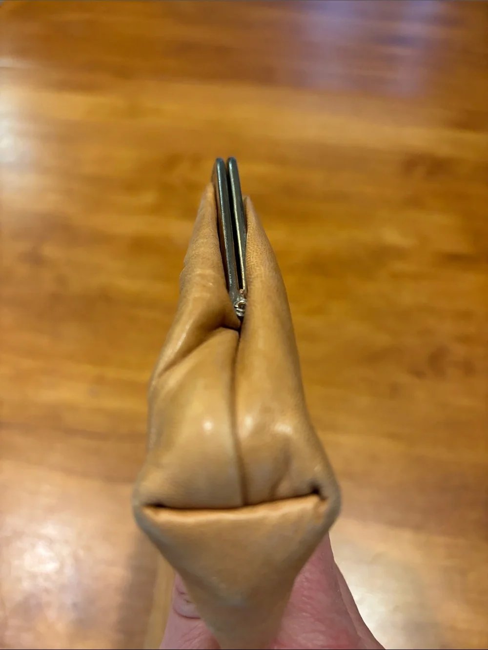 VINTAGE SABRINA Caramel Leather Pouch w/ Brass Snap Closure Lined Make Up Pouch